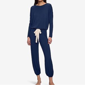 Eberjey Gisele The Slouchy Pajama Set in Navy and Ivory